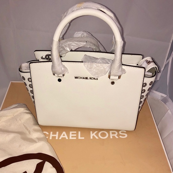 Michael Kors Selma Grommet Satchel (NEW) - Picture 2 of 4